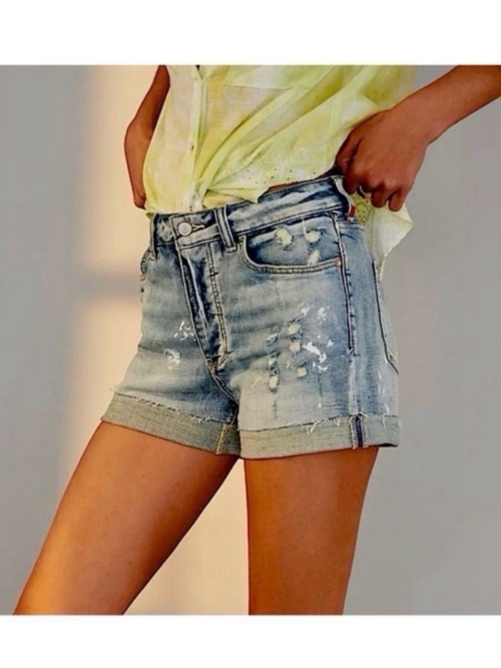 ANTHROPOLOGIE Pilcro High Rise Paint Splatter Jean Shorts Size 28 - Picture 5 of 10